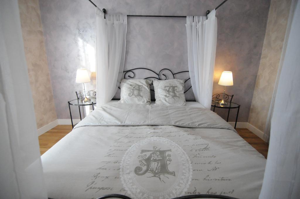 Appartement De Charme Climatise Pour 6 A 8 Pers أمبُواز الغرفة الصورة